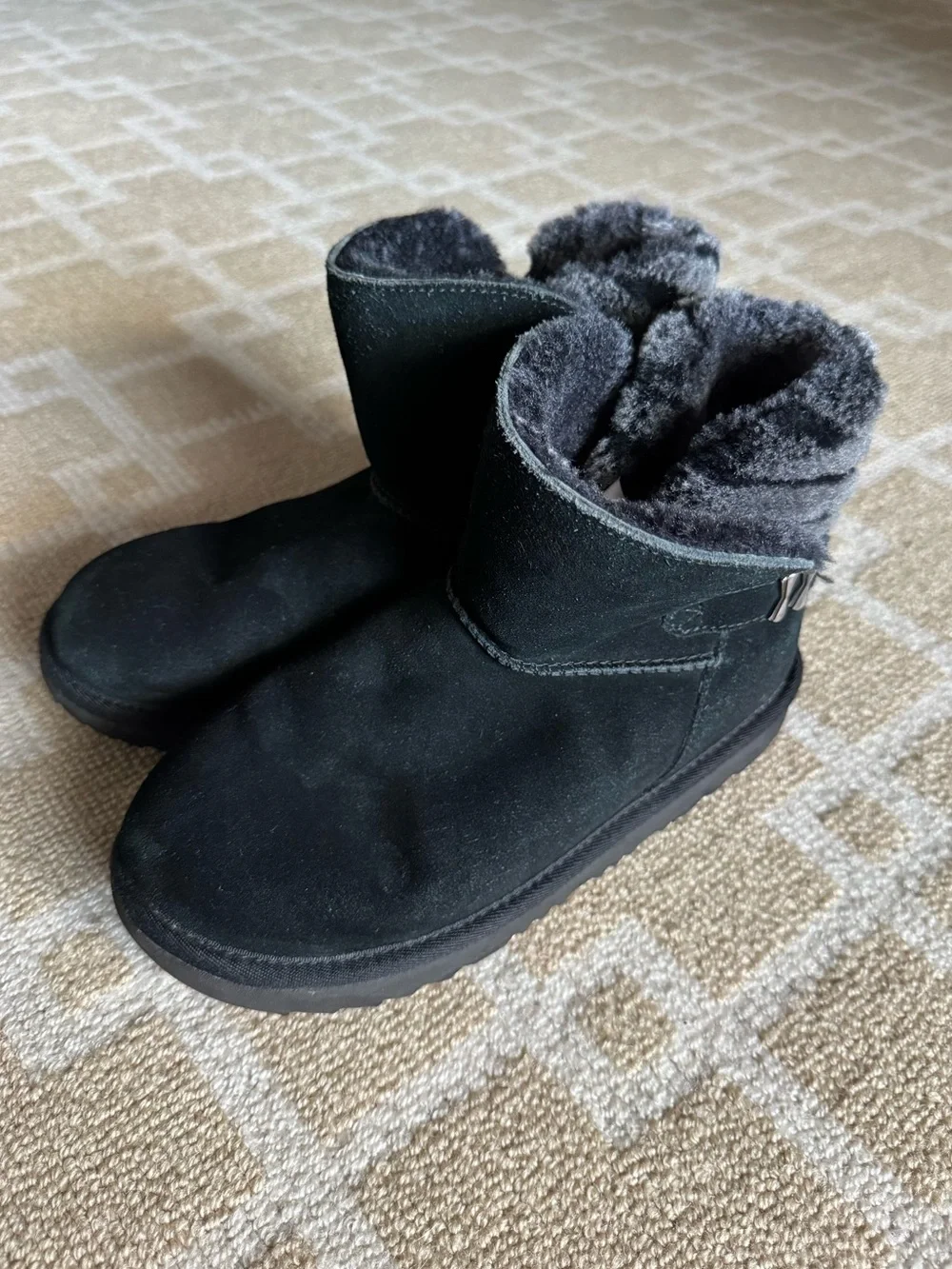 UGG Adria Suede Shearling Fur Cuff Ankle Boots Black Gray Girls Size 4